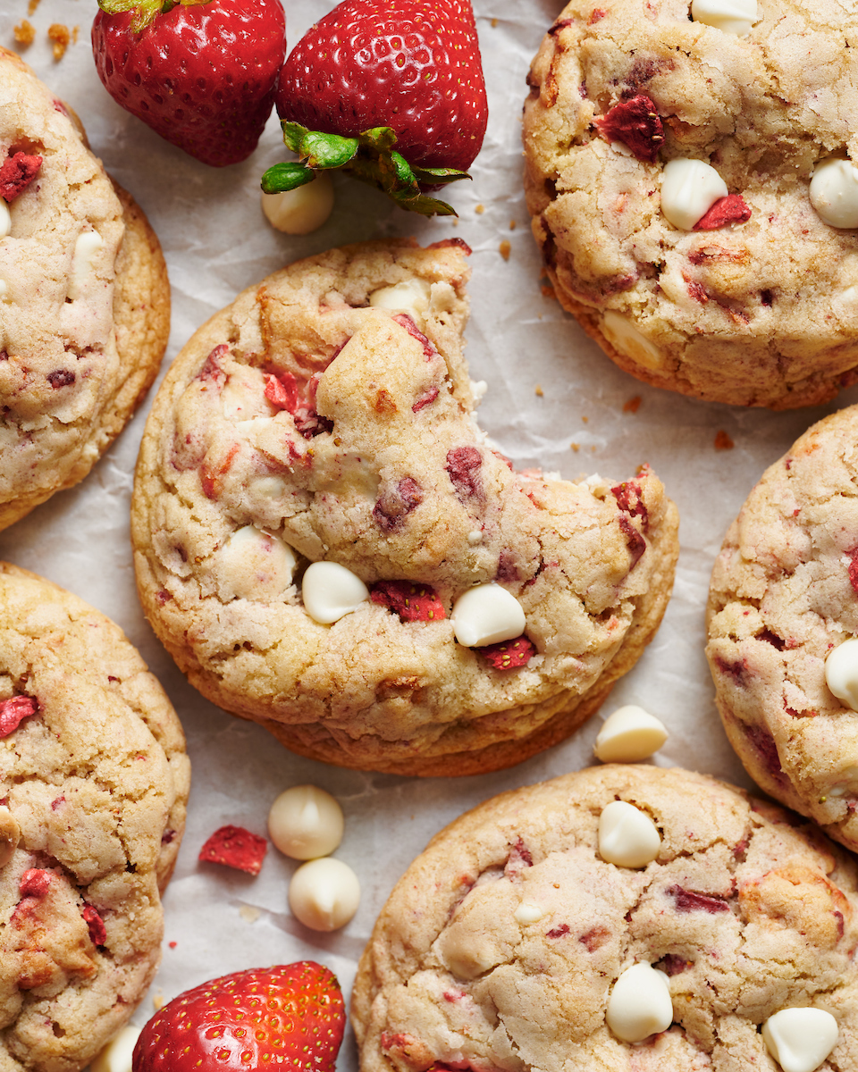 Strawberry and Cream Cookies