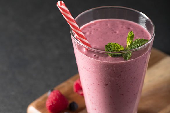Berry-Mint Kefir Smoothies