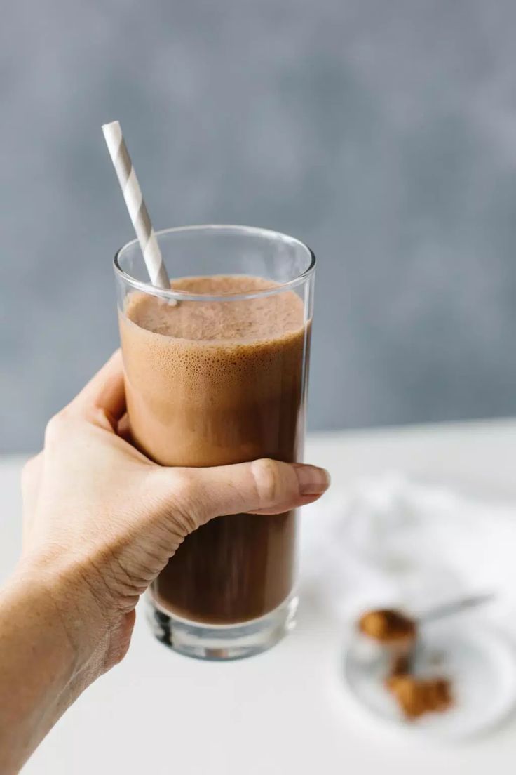 CHOCOLATE COLLAGEN SMOOTHIE